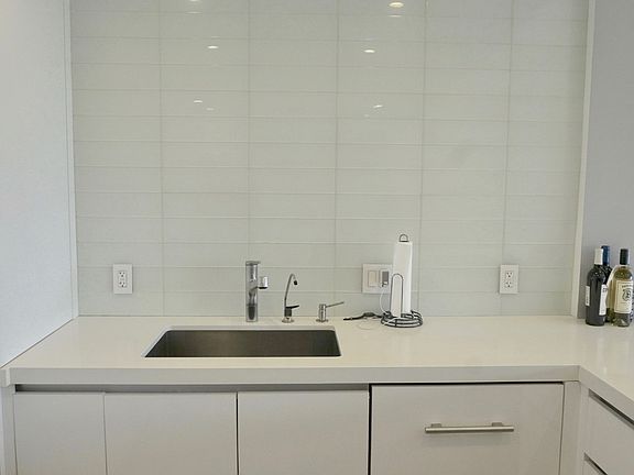 4th image of 10501 Wilshire Blvd Unit 1605