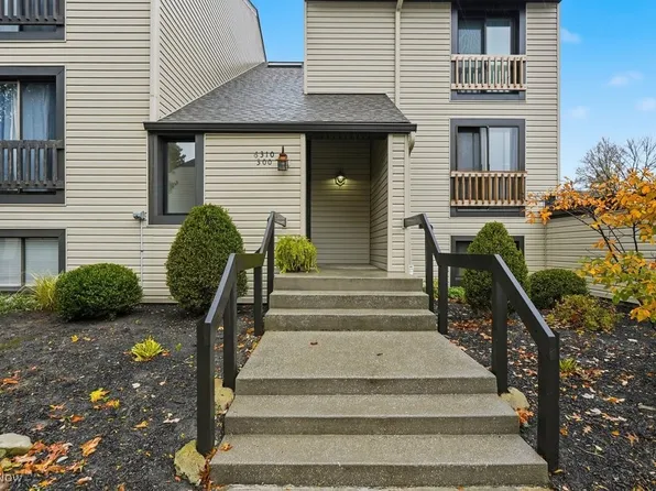 6310 Greenwood Pkwy APT 301, Northfield, OH 44067