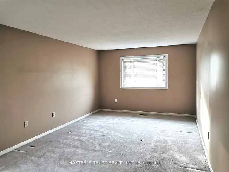 68 Lehman Cres — Photo 18