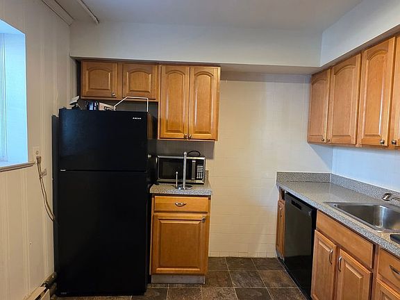 2nd image of 2817 W Queen Ln APT C