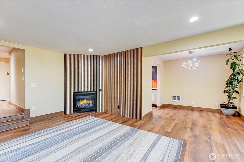 3rd image of 5038 California Avenue SW #1