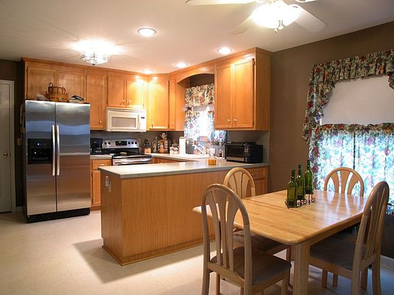 4th image of 2614 Parkside Dr