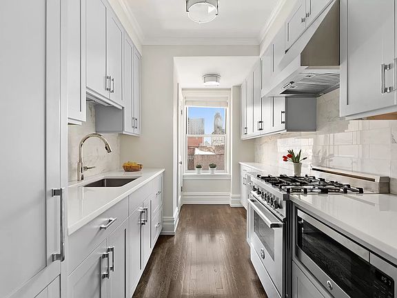 5th image of 165 W 91st St #8A
