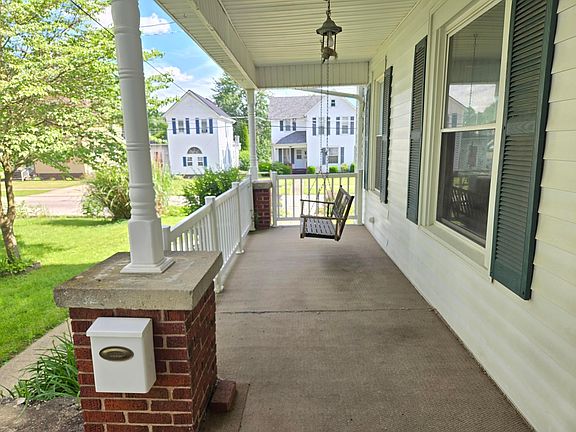 5th image of 634 Cherry St