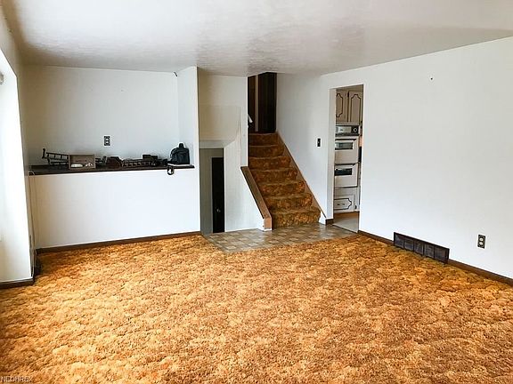 3rd image of 234 E Overlook Dr