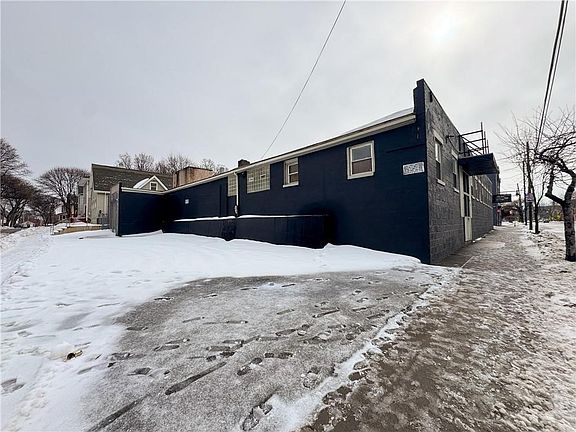 4th image of 1116 N Clinton Ave