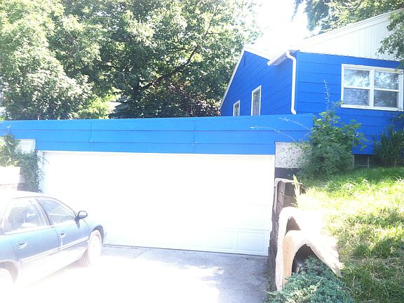 3rd image of 524 NW Sunset Dr