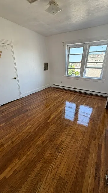 3 bed, $1,800 — Photo 4