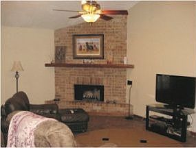 1st image of 107 Amy St