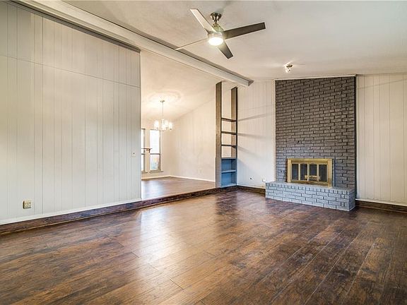 5th image of 5017 Presidio Dr
