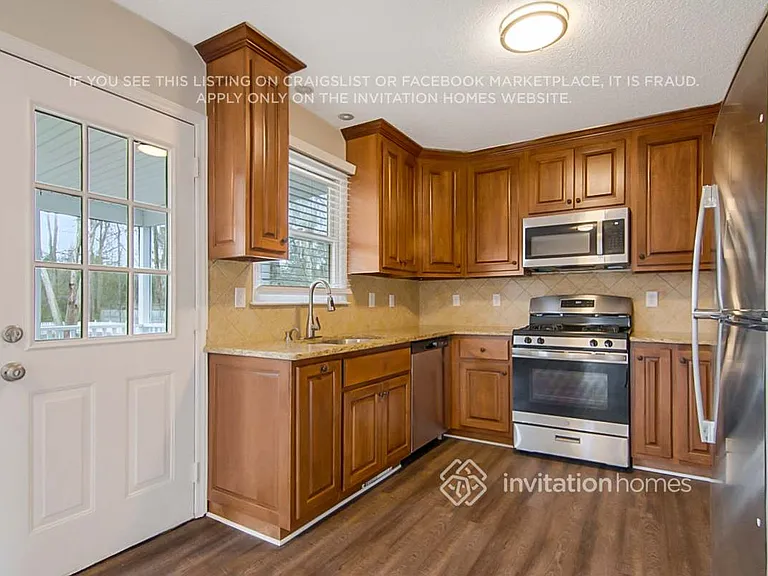53 Hobson Ln — Photo 6