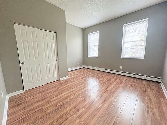 3rd image of 162 Bassett St #4