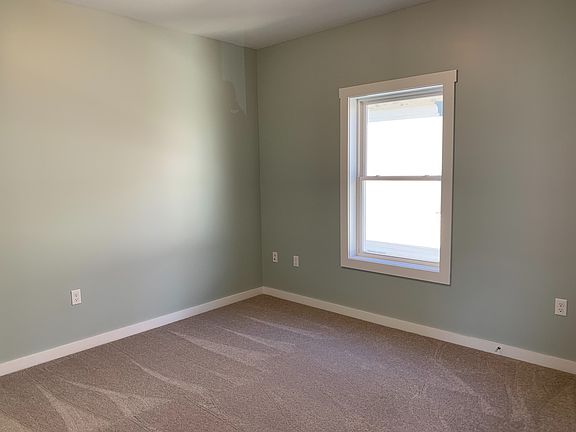 3rd image of 50 Upper Main St #4