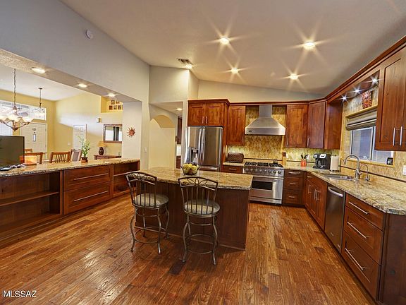 4th image of 1100 W Wild Dune Ln