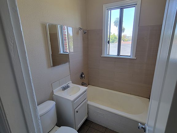 3rd image of 2625 W Slauson Ave APT 8
