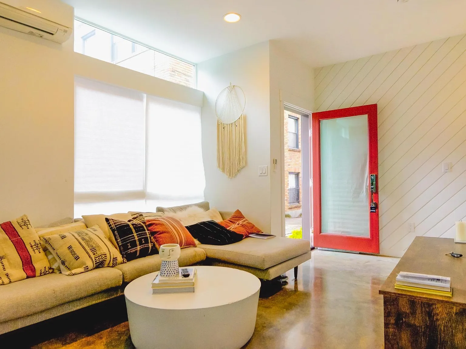 2 bed, 1045 sqft, $3,500 — Photo 3