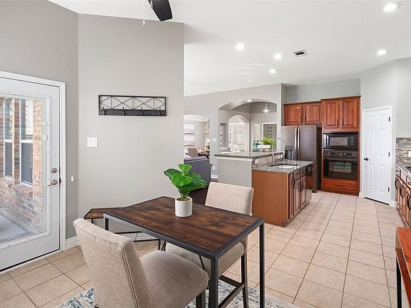 4th image of 5552 Rockwood Dr