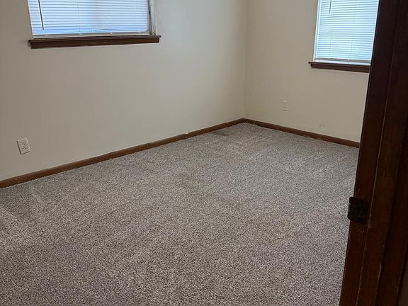 4th image of 824 Mechanic St #16