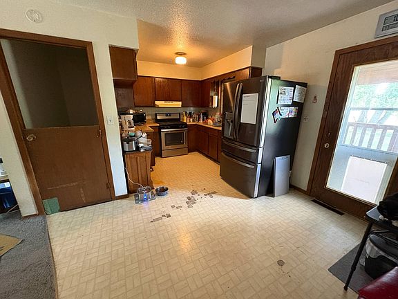 3rd image of 404 14th St NW