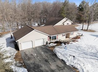 4098 Airport Rd, Oconto, WI 54153
