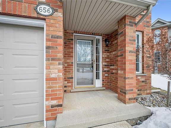 5th image of 656 Inglis Falls Pl