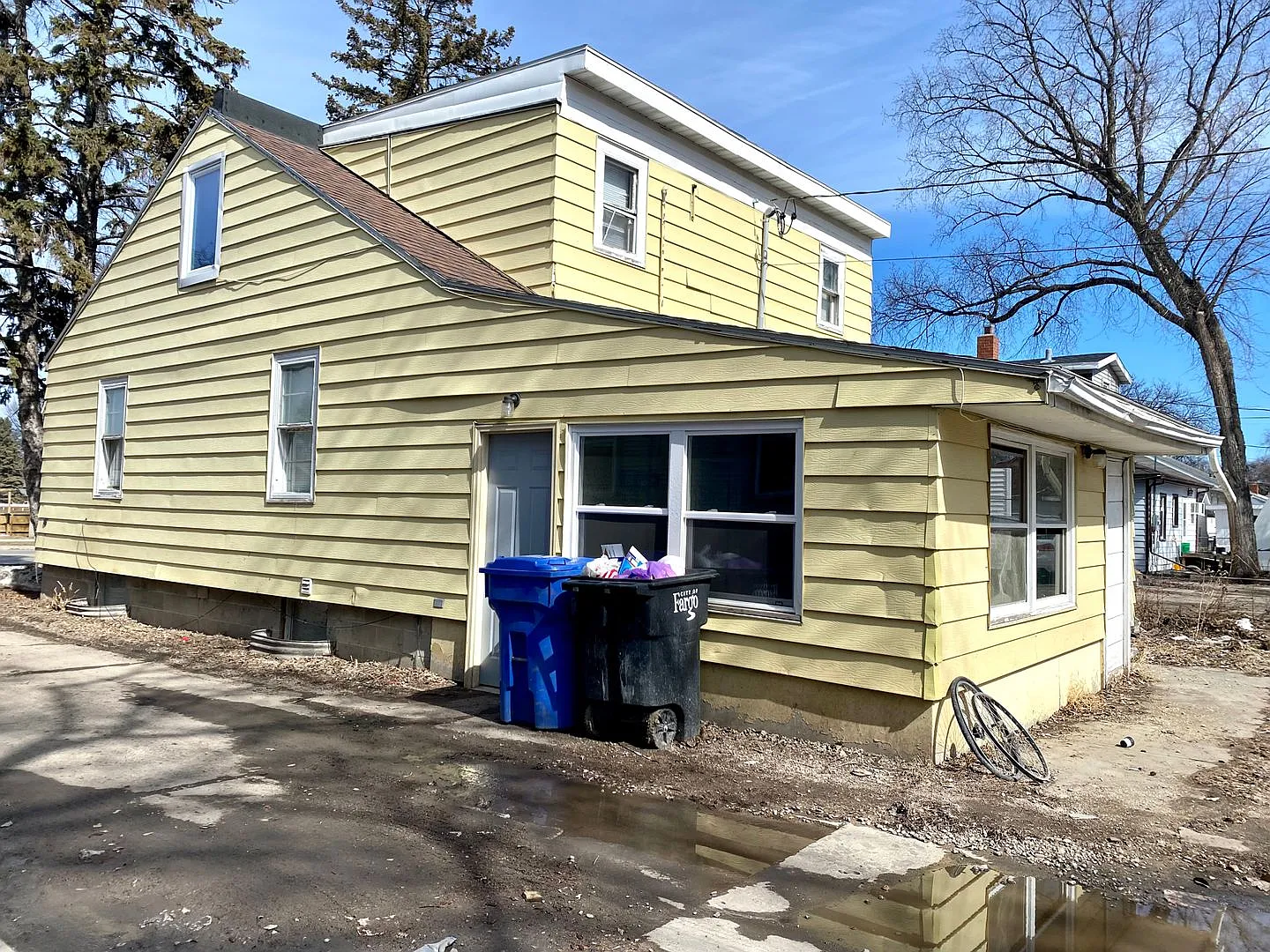 4 bed, 1.5 bath Home Near NDSU! — Photo 2