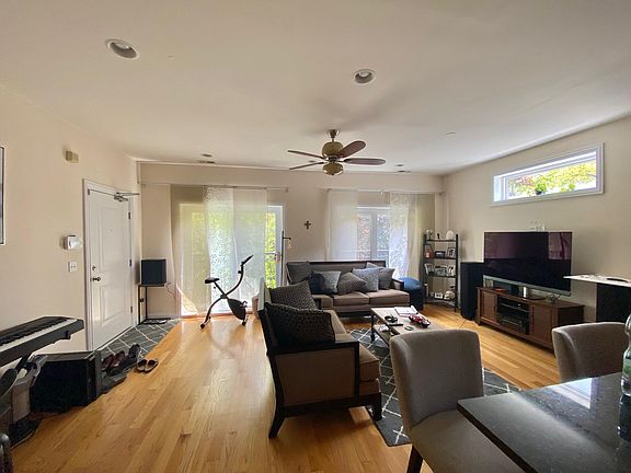 3rd image of 5520 W Edmunds St APT 2S