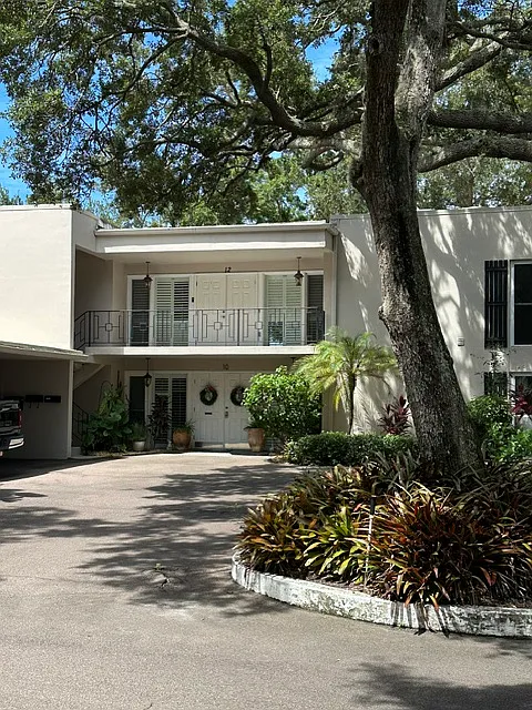 12 Country Club Dr #12