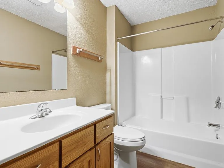 Campus View Apartments — Photo 9