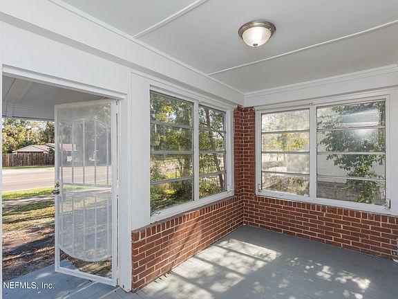 4th image of 352 TALLULAH Avenue