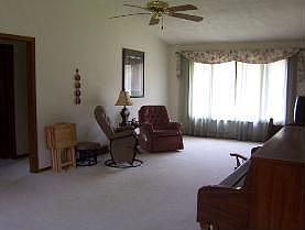 2nd image of 1542 Royal Oaks Dr