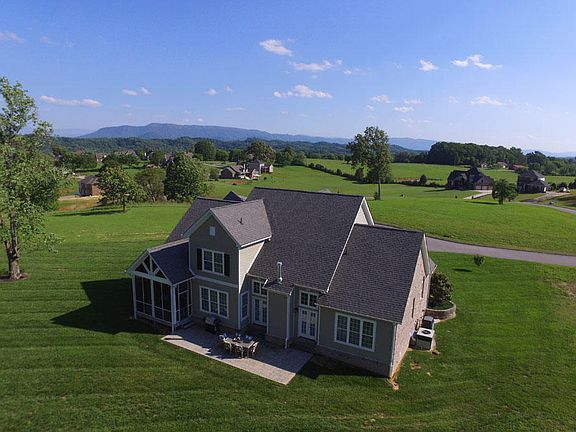 2nd image of 447 Montana Ct