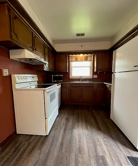 1425 W 2nd Ave — Photo 2