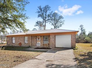 9204 Tammy Ln, Moss Point, MS 39562
