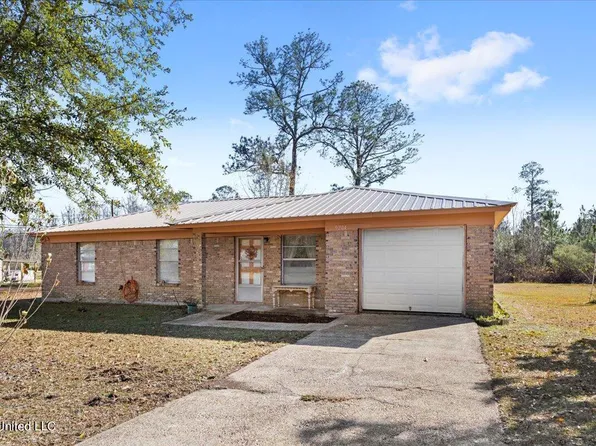 9204 Tammy Ln, Moss Point, MS 39562