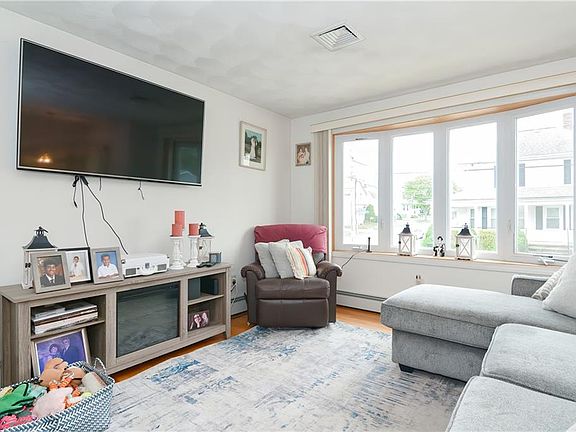 2nd image of 120 Orchard St