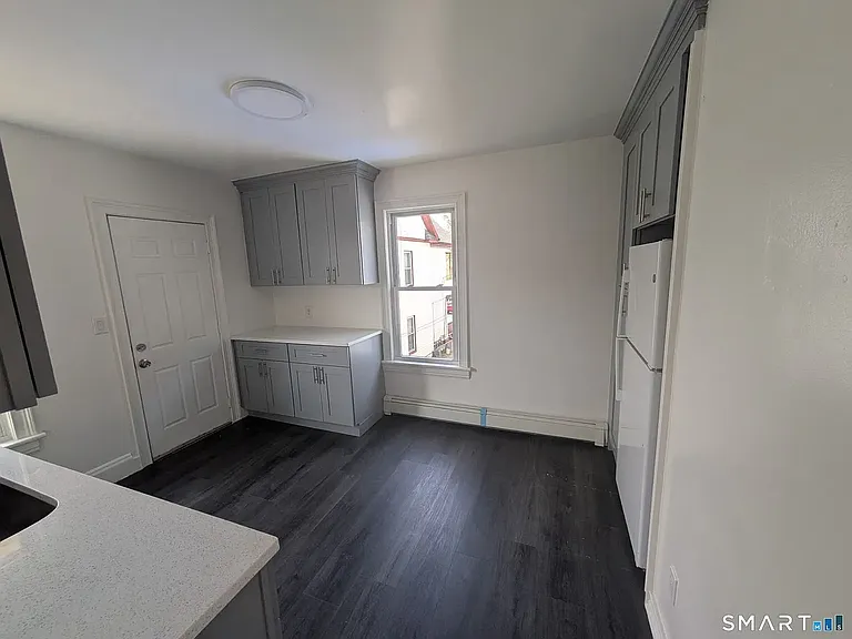 200 Ogden St #2 — Photo 4