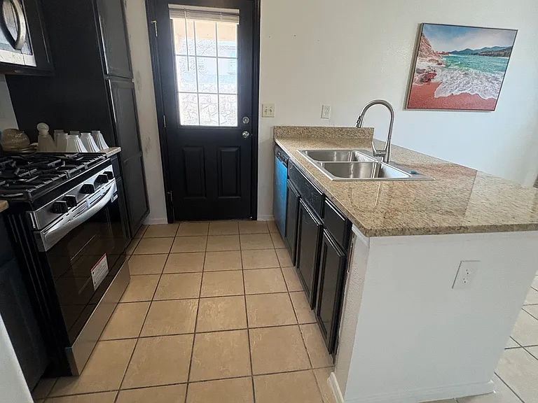 14724 Calhoun Dr — Photo 6