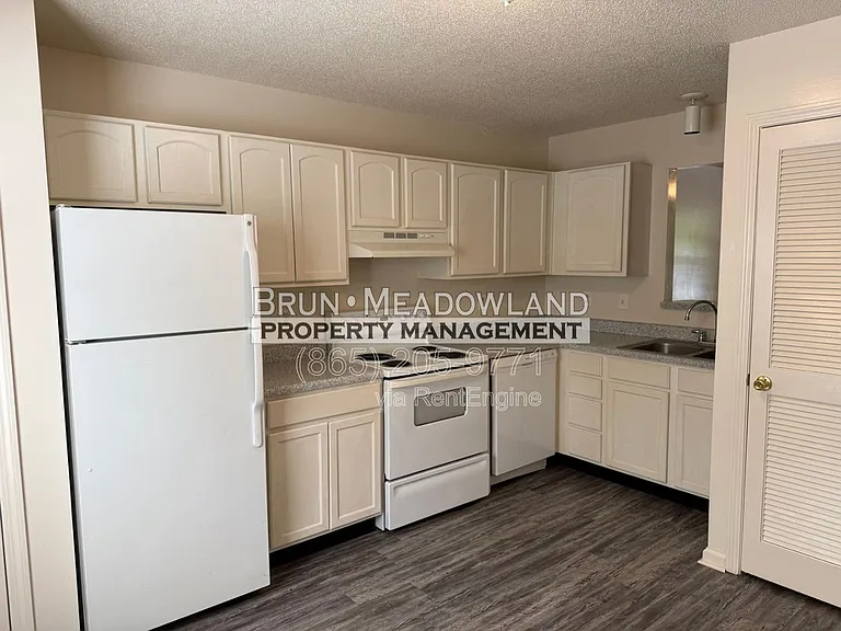 5620 Boxwood Garden Way — Photo 8
