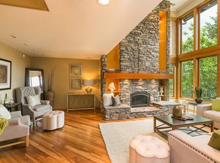 877 SW Summit View Dr, Portland, OR 97225