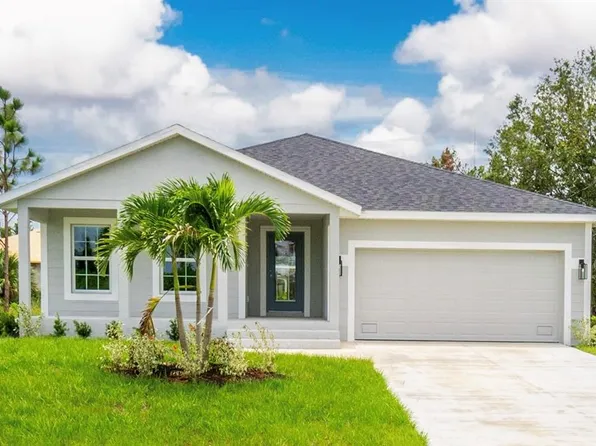 170 Wright Dr, Rotonda West, FL 33947