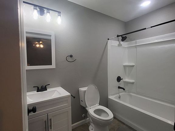 2nd image of 1409-1411 S Byers Ave