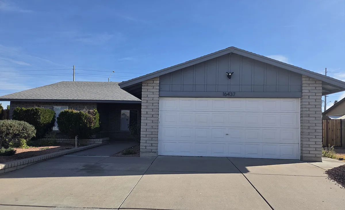 Building Photo - 16437 N 35th Dr