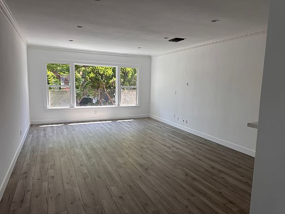 2nd image of 1429 Havenhurst Dr APT 21