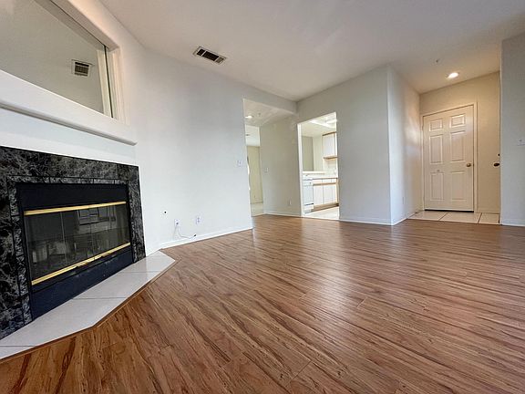 5th image of 38 N Bonnie Ave APT 3