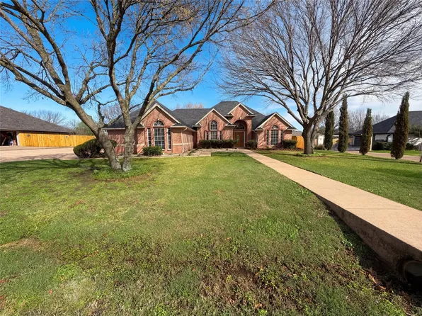 2808 Coventry Rd, Crowley, TX 76036