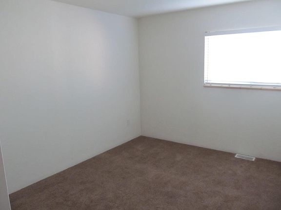both rooms upstairs are similar size with same closet