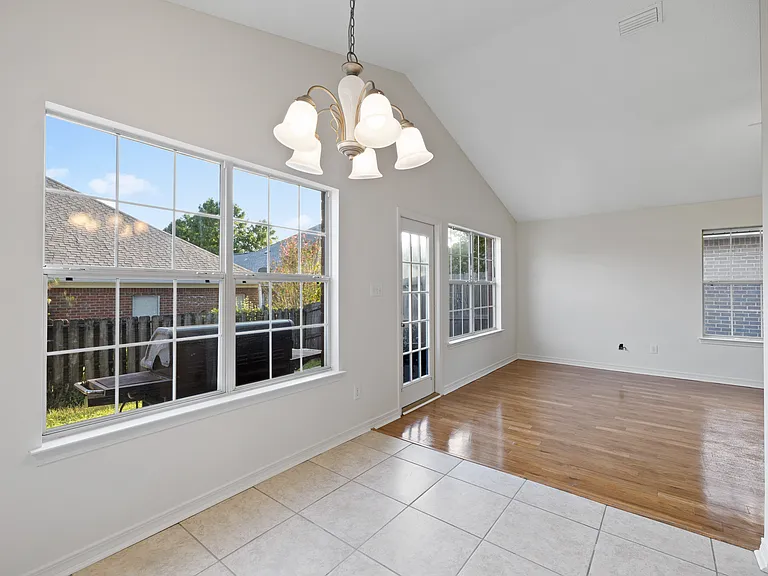 157 Cypress Ln — Photo 10