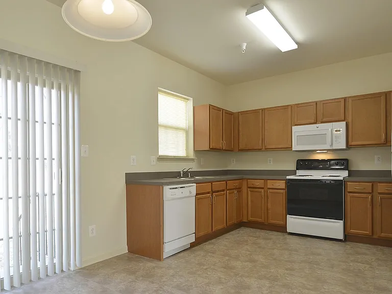 The Pointe at Manorgreen Townhomes — Photo 2