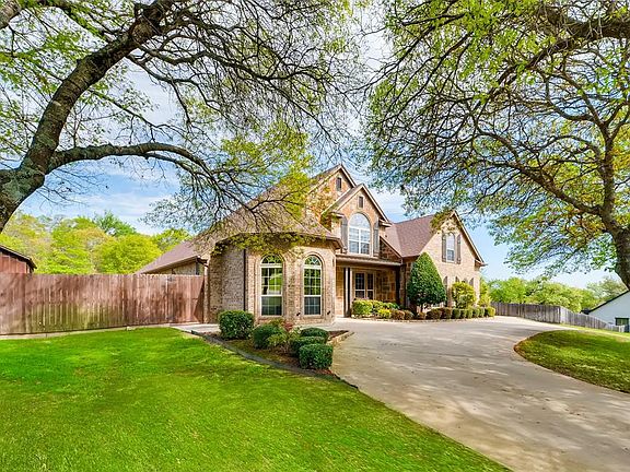 3rd image of 122 Wood Bend Ct